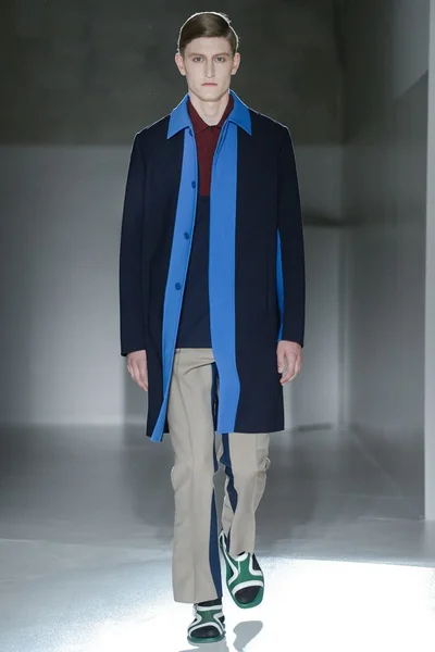 Look 11